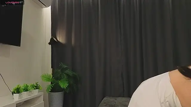 Jupiter Boobs online show from December 5, 2025, 3:54 pm