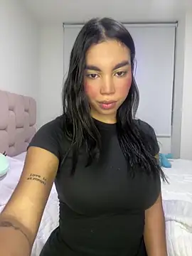 karolaalcendra online show from March 1, 2026, 11:27 pm