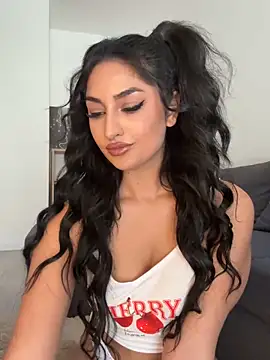 Snapshot of Mia_spicyy chatting on June 14, 2026, 8:37 am Mia spicyy online show from June 14, 2026, 8:37 am