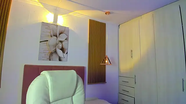 KoraRousee online show from September 27, 2025, 12:55 pm