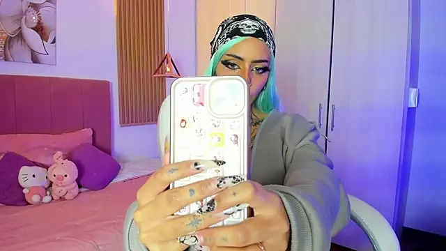 KoraRousee online show from October 6, 2025, 1:34 pm