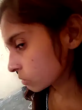 Snapshot of Saloni-Gupta chatting on October 20, 2025, 7:31 am Saloni-Gupta online show from October 20, 2025, 7:31 am