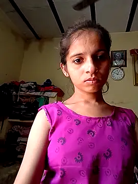 Snapshot of Saloni-Gupta chatting on October 17, 2025, 4:38 am Saloni-Gupta online show from October 17, 2025, 4:38 am