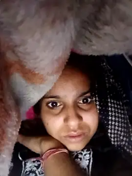 Snapshot of Saloni-Gupta chatting on January 10, 2026, 1:23 am Saloni-Gupta online show from January 10, 2026, 1:23 am