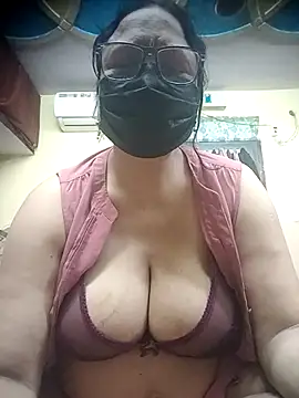 thehotlady online show from April 3, 2026, 3:13 am