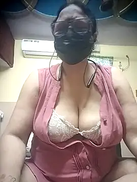 Snapshot of thehotlady chatting on April 18, 2026, 4:15 am thehotlady online show from April 18, 2026, 4:15 am