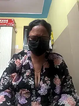 Snapshot of thehotlady chatting on April 29, 2026, 3:11 am thehotlady online show from April 29, 2026, 3:11 am