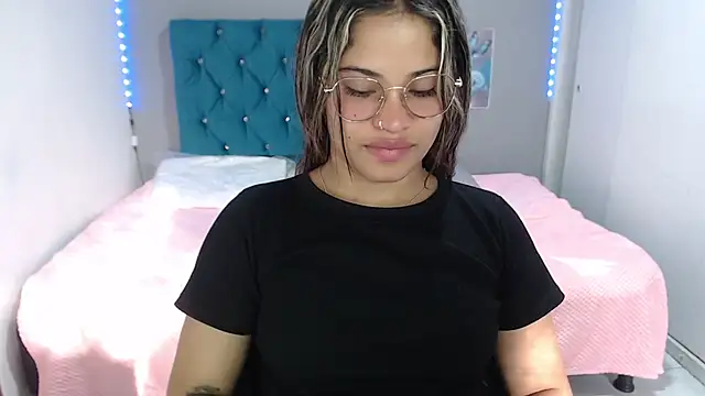 Snapshot of mia_sexgirl chatting on July 7, 2026, 12:20 pm mia sexgirl online show from July 7, 2026, 12:20 pm