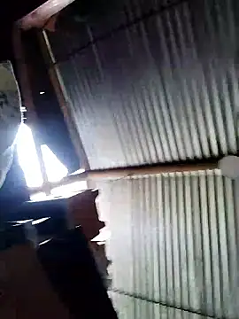 LaraCaliente online show from November 23, 2025, 9:14 pm