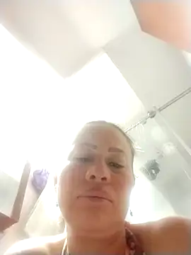 LaraCaliente online show from October 1, 2025, 7:13 am