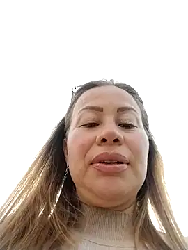 LaraCaliente online show from September 16, 2025, 9:16 pm