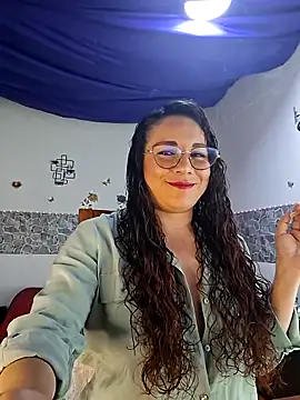 Snapshot of zamy_x chatting on April 5, 2026, 8:43 am zamy x online show from April 5, 2026, 8:43 am