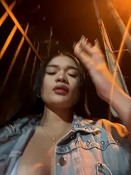 Alanasole online show from November 9, 2025, 2:59 am