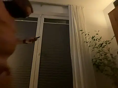 didil1900 online show from October 12, 2025, 4:03 am