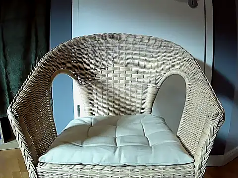 didil1900 online show from September 15, 2025, 4:40 pm