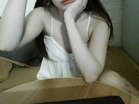 Snapshot of Mie5784 chatting on September 30, 2025, 11:05 am Mie5784 online show from September 30, 2025, 11:05 am