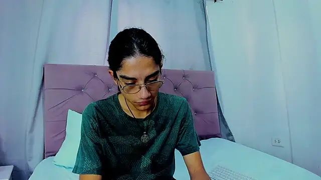 EthanBlackwoodd online show from February 2, 2026, 7:57 pm