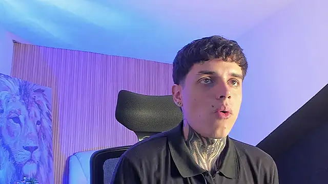 Snapshot of Declan-Fox chatting on November 24, 2025, 5:07 am Declan-Fox online show from November 24, 2025, 5:07 am