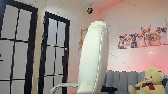 Snapshot of Declan-Fox chatting on November 14, 2025, 4:49 am Declan-Fox online show from November 14, 2025, 4:49 am