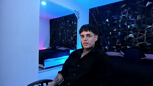 Snapshot of Declan-Fox chatting on October 22, 2025, 4:45 am Declan-Fox online show from October 22, 2025, 4:45 am