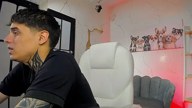 Snapshot of Declan-Fox chatting on November 9, 2025, 4:16 am Declan-Fox online show from November 9, 2025, 4:16 am