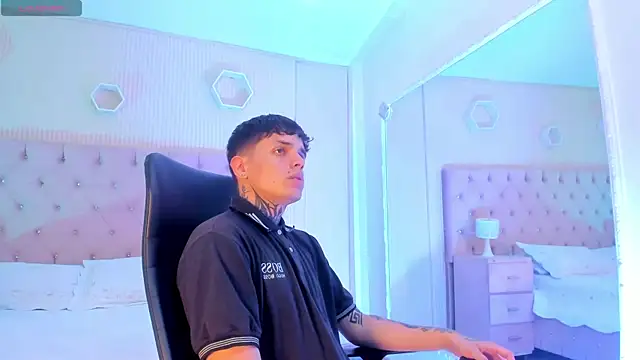 Snapshot of Declan-Fox chatting on October 24, 2025, 4:22 am Declan-Fox online show from October 24, 2025, 4:22 am