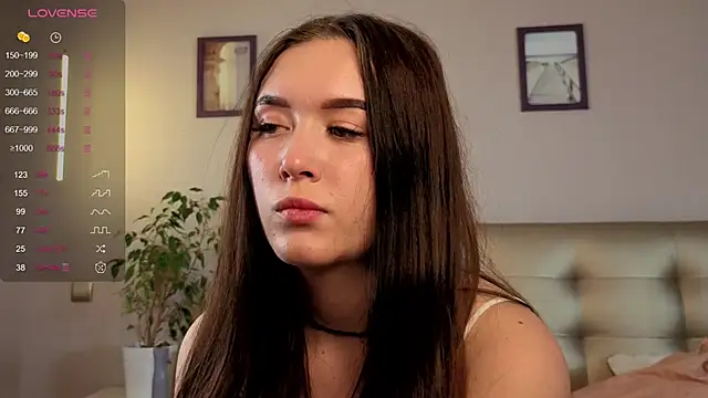Snapshot of AlinaOrf chatting on October 2, 2025, 3:37 pm AlinaOrf online show from October 2, 2025, 3:37 pm