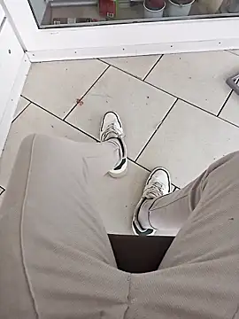 Snapshot of fullystroked chatting on October 21, 2025, 11:53 am fullystroked online show from October 21, 2025, 11:53 am