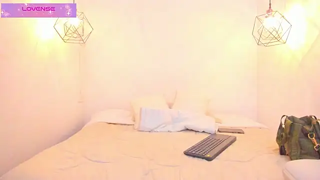 Snapshot of Allisson__ chatting on June 13, 2026, 8:07 pm Allisson online show from June 13, 2026, 8:07 pm