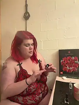 Snapshot of rosebratcat__ chatting on May 14, 2026, 7:22 pm rosebratcat online show from May 14, 2026, 7:22 pm