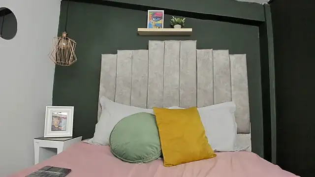 Lilithmuller  online show from December 18, 2025, 7:07 pm