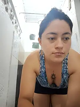 Snapshot of honeywhisper69 chatting on January 5, 2026, 8:56 pm honeywhisper69 online show from January 5, 2026, 8:56 pm