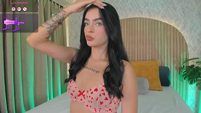 Snapshot of Sophiie_Belle chatting on September 13, 2025, 2:06 pm Sophiie Belle online show from September 13, 2025, 2:06 pm