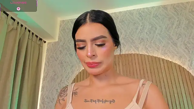 Snapshot of Sophiie_Belle chatting on September 15, 2025, 1:22 pm Sophiie Belle online show from September 15, 2025, 1:22 pm