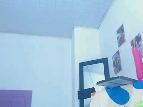 whitneytt online show from October 18, 2025, 3:47 pm