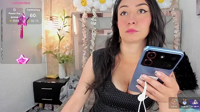 Snapshot of SALOMEE_LEE chatting on September 25, 2025, 5:41 pm SALOMEE LEE online show from September 25, 2025, 5:41 pm