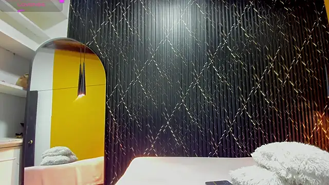 Miss Ariaa online show from November 27, 2025, 11:43 am