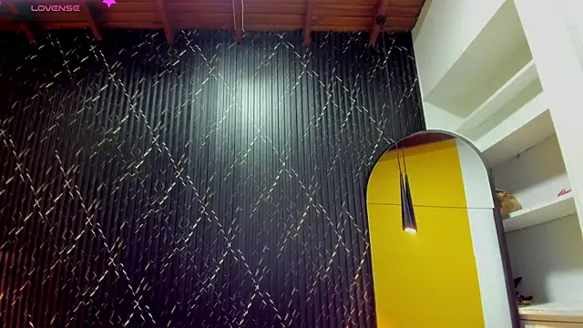 Miss Ariaa online show from November 26, 2025, 10:37 am