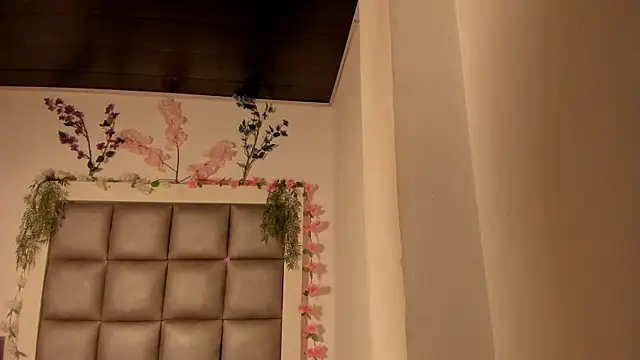 abbiecollins js online show from April 13, 2026, 4:05 am