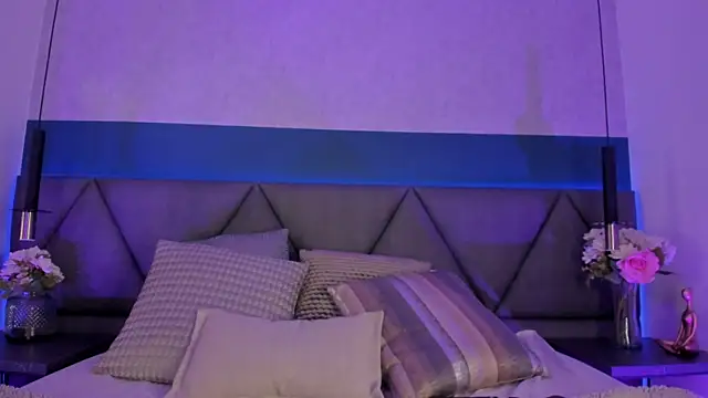 Amber Santana online show from July 18, 2026, 1:03 am