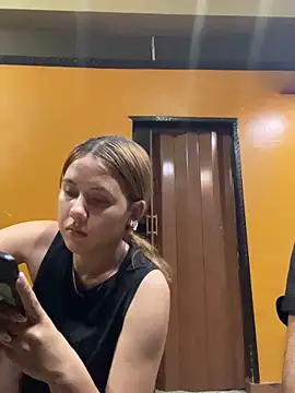 Snapshot of coupleyys chatting on February 5, 2026, 2:18 am coupleyys online show from February 5, 2026, 2:18 am