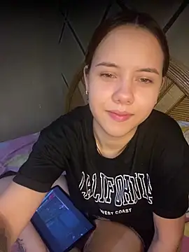 Snapshot of coupleyys chatting on February 28, 2026, 9:14 pm coupleyys online show from February 28, 2026, 9:14 pm