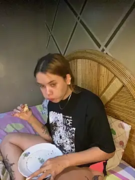 Snapshot of coupleyys chatting on February 25, 2026, 2:17 pm coupleyys online show from February 25, 2026, 2:17 pm