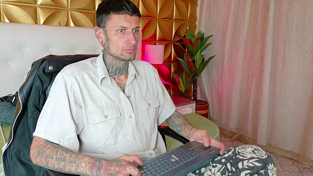 HellBoyInk online show from October 8, 2025, 8:31 pm
