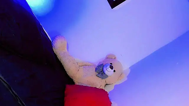 daniela dolls online show from May 21, 2026, 11:51 am