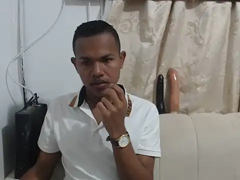 Snapshot of Lovelyboyohot chatting on January 12, 2026, 4:25 pm Lovelyboyohot online show from January 12, 2026, 4:25 pm