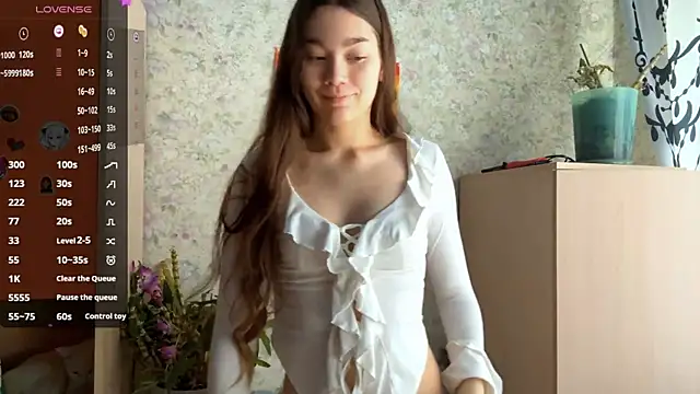 Snapshot of Cuteviola chatting on April 21, 2026, 12:56 am Cuteviola online show from April 21, 2026, 12:56 am