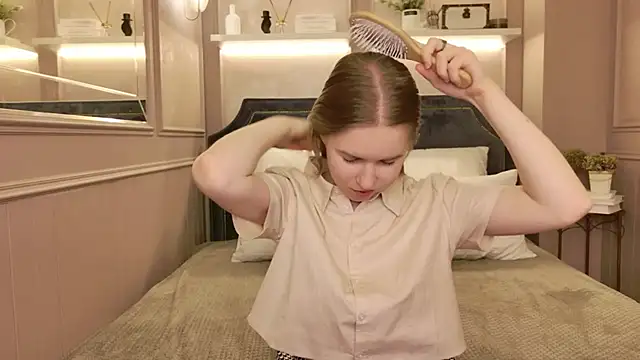 Alida Brice online show from December 14, 2025, 8:09 am