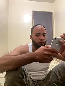 LeoPR00 online show from September 18, 2025, 4:37 am