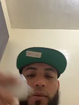 LeoPR00 online show from October 21, 2025, 2:27 pm